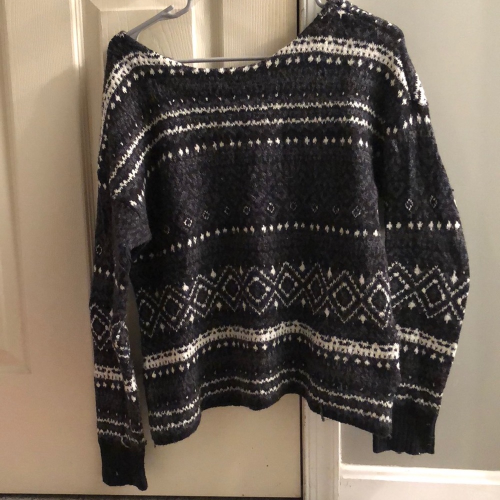 American Eagle Sweater